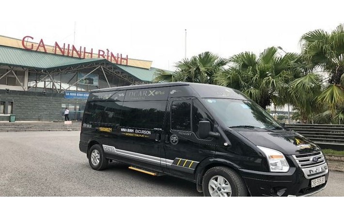 Xe Phố Cổ Hà Nội đến đến Trung Tâm Ninh Bình bằng Xe Ninh Bình Excursion Transport Limousine 9 chỗ